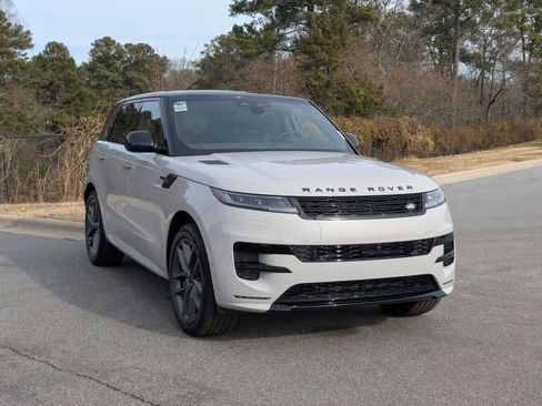 New 2026 Land Rover Range Rover Sport Dynamic SE image 3