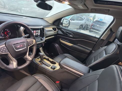 Certified 2018 GMC Acadia Denali w/ Technology Package AWD/4WD image 25