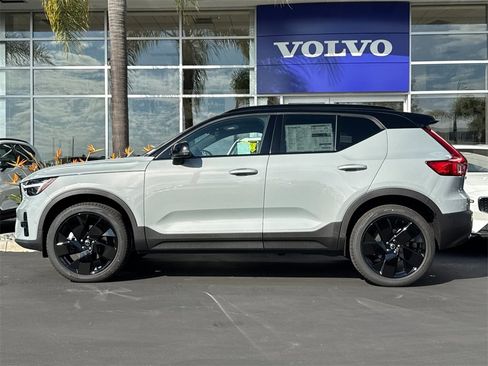 New 2026 Volvo XC40 B5 Ultra w/ Climate Package image 2