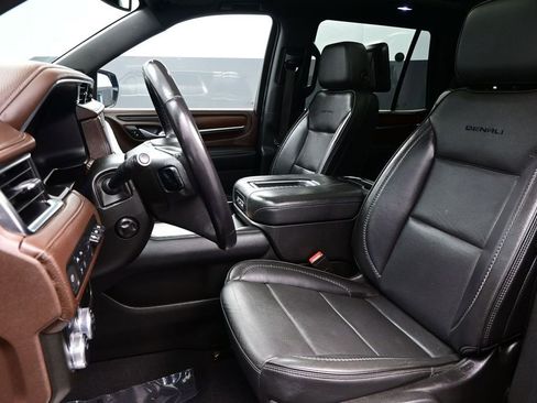 Used 2021 GMC Yukon Denali AWD/4WD image 13