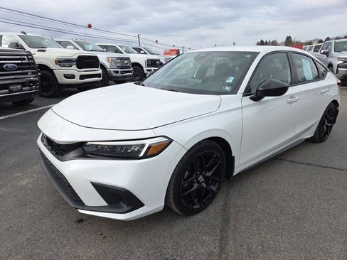 Used 2024 Honda Civic Sport image 2