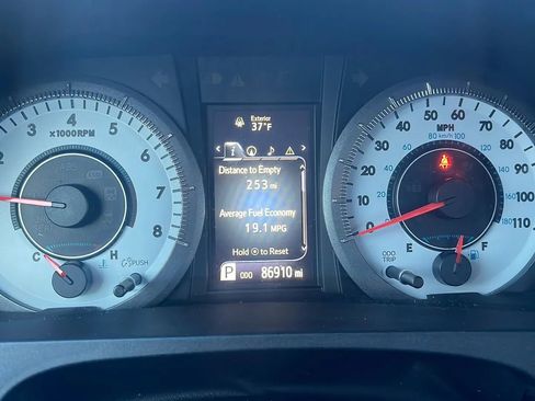 Used 2016 Toyota Sienna SE Premium image 18