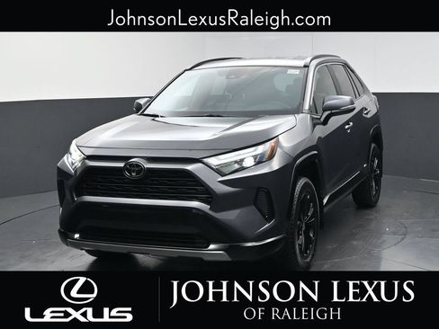 Used 2025 Toyota RAV4 SE AWD/4WD image 5