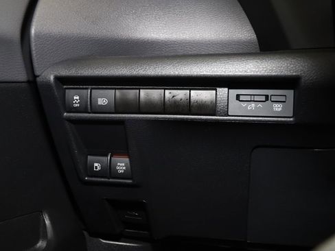 Used 2024 Toyota Sienna XSE image 32