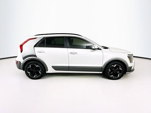 Used 2023 Kia Niro Wave FWD image 10