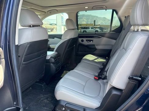 Used 2025 Honda Pilot Touring image 18