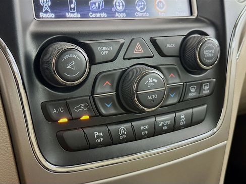 Used 2017 Jeep Grand Cherokee Limited w/ Luxury Group II image 24