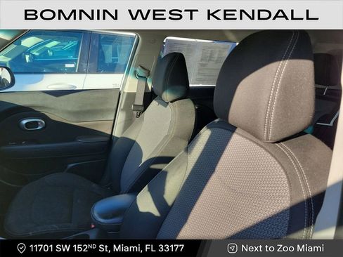 Used 2019 Kia Soul + image 12