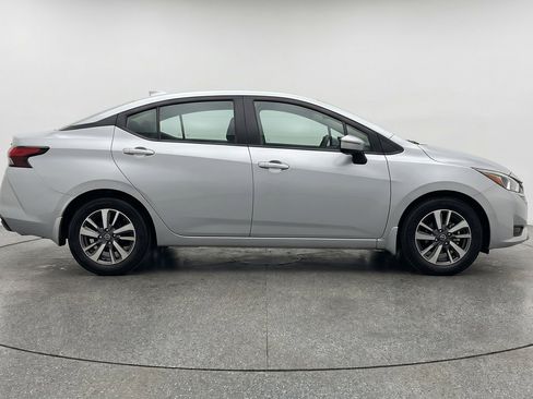 Used 2025 Nissan Versa SV FWD image 11
