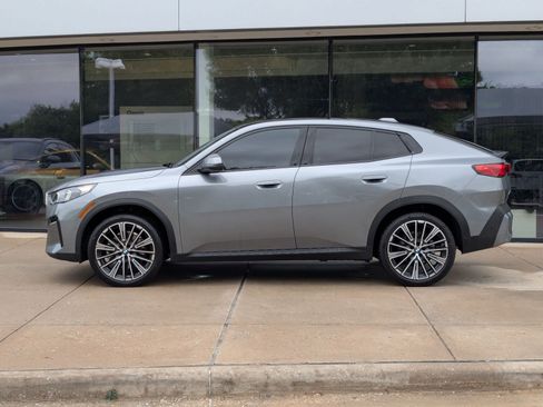 Used 2026 BMW X2 xDrive28i w/ Convenience Package AWD/4WD image 2