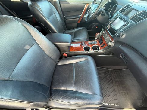 Used 2013 Toyota Highlander Limited image 33