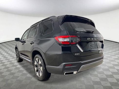 New 2026 Honda Pilot Touring image 3