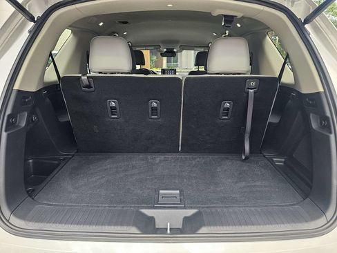 Used 2025 Honda Pilot EX-L image 12