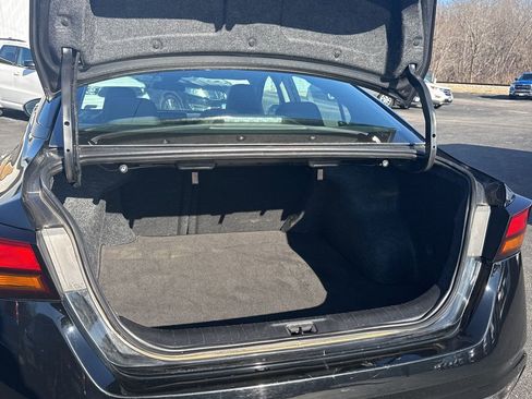 Used 2024 Nissan Altima 2.5 SV image 17