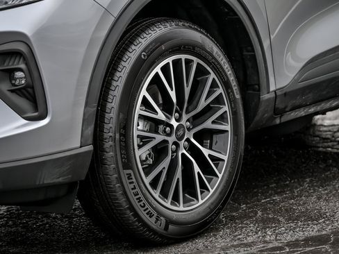 Used 2024 Ford Escape SE image 4