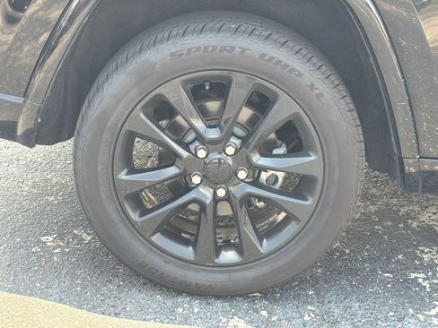 Used 2022 Jeep Grand Cherokee Laredo X RWD image 19