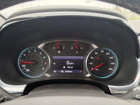 Used 2023 Chevrolet Traverse LT AWD/4WD image 25