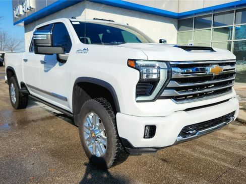 Used 2024 Chevrolet Silverado 2500 High Country w/ High Country Premium Package image 16