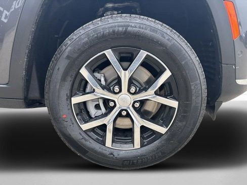 New 2025 Jeep Grand Cherokee L Limited image 11