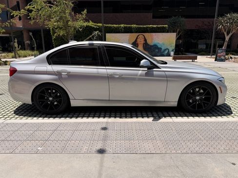Used 2018 BMW 330i Sedan RWD image 4