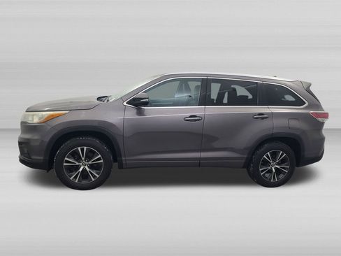 Used 2015 Toyota Highlander XLE FWD image 7