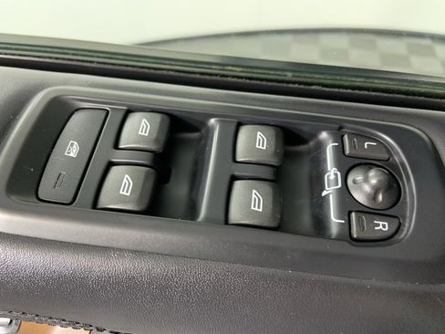 Used 2016 Land Rover LR4 HSE LUX image 21