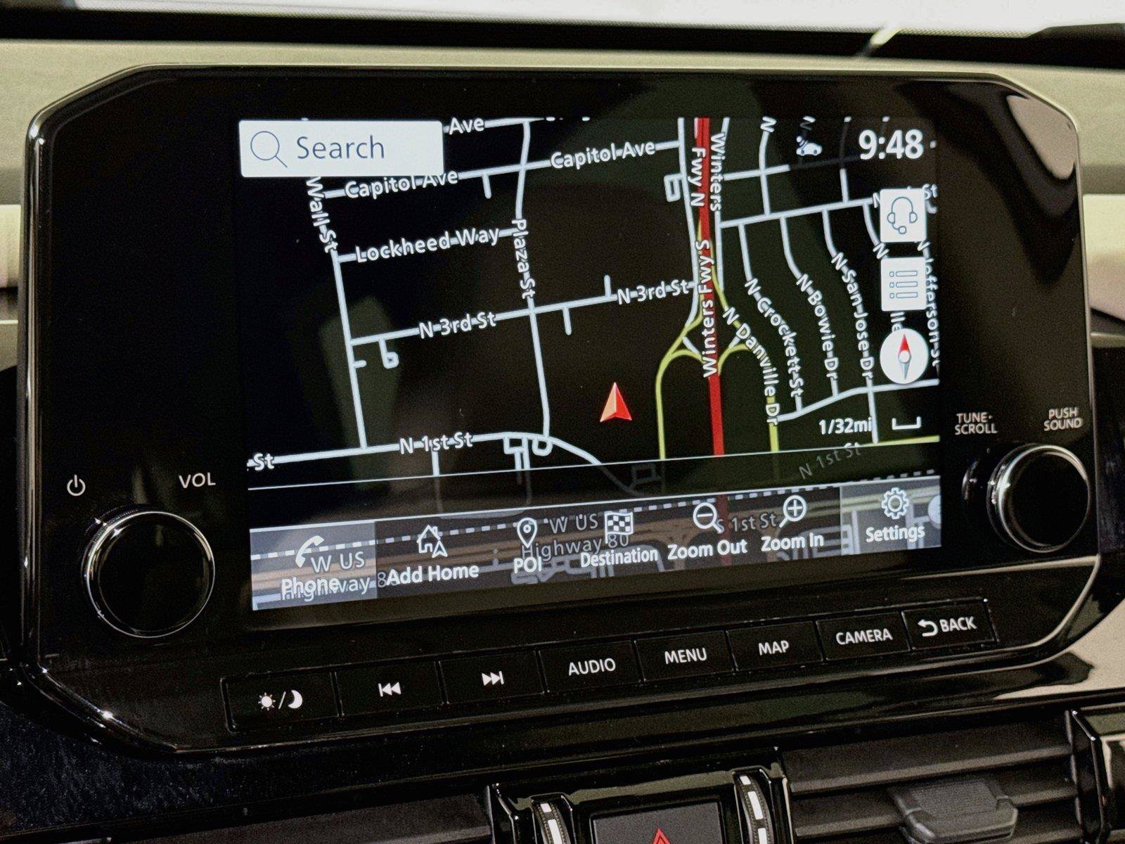 Used 2025 Nissan Pathfinder SL FWD image 11