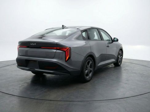 Used 2025 Kia K4 LXS image 9