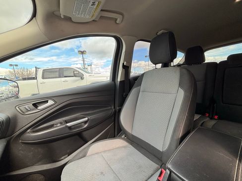 Used 2019 Ford Escape SE image 15