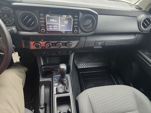 Certified 2020 Toyota Tacoma SR w/ SX Package image 19