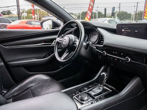 Used 2019 MAZDA MAZDA3 Hatchback w/ Premium Package FWD image 19