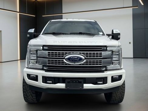 Used 2019 Ford F250 Platinum w/ Platinum Ultimate Package image 4