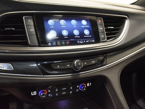 Used 2024 Buick Enclave Premium image 19