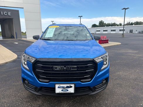 Used 2024 GMC Terrain SLT w/ Elevation Edition AWD/4WD image 4