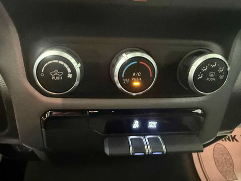 Used 2023 RAM 1500 Big Horn AWD/4WD image 33