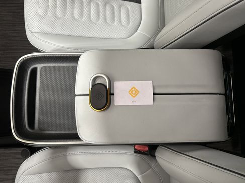 Used 2023 Rivian R1T Adventure image 29