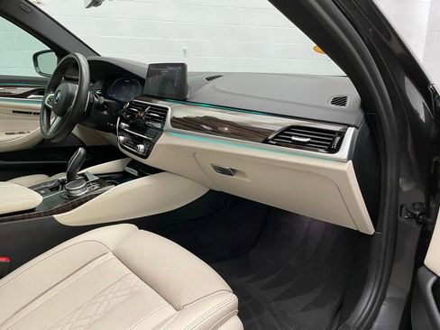 Used 2020 BMW M550i xDrive w/ Premium Package AWD/4WD image 27