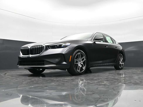 New 2026 BMW 530i RWD image 24