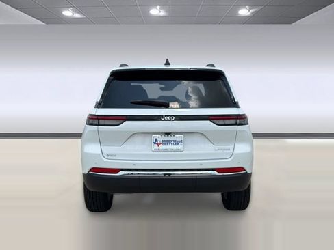 New 2026 Jeep Grand Cherokee Laredo RWD image 10