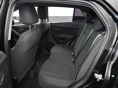 Used 2020 Chevrolet Trax LS image 25