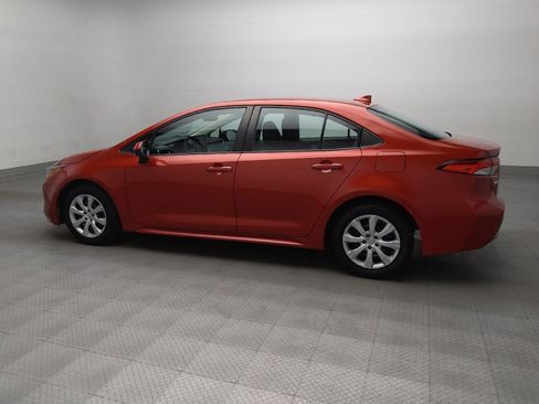 Used 2020 Toyota Corolla LE FWD image 3