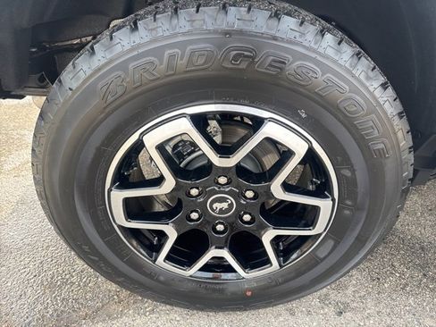 Used 2025 Ford Bronco Outer Banks image 18