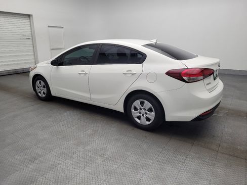 Used 2017 Kia Forte LX image 3