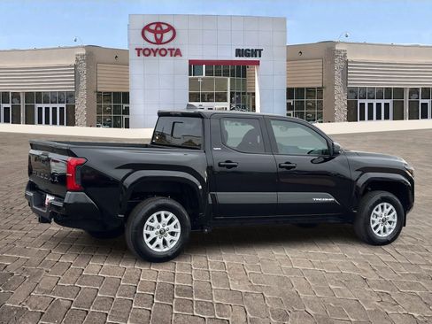 Certified 2025 Toyota Tacoma SR5 image 8