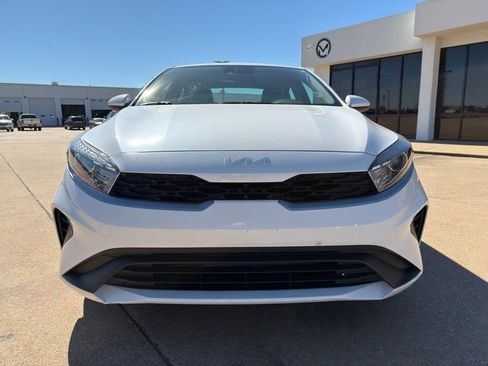 Used 2024 Kia Forte LXS image 3