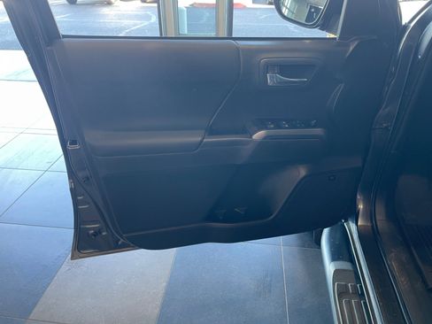 Certified 2023 Toyota Tacoma TRD Off-Road image 13