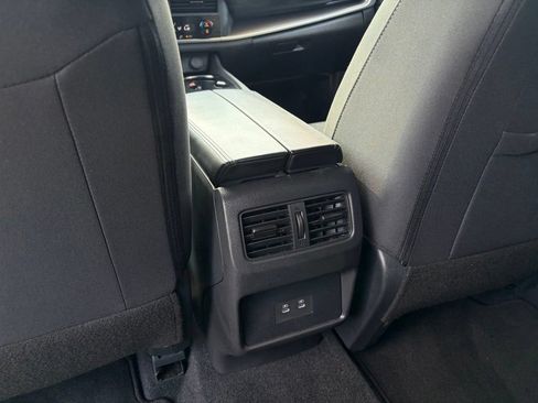 Used 2025 Nissan Rogue SV FWD image 25