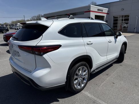 Used 2023 Toyota Highlander Limited AWD/4WD image 13