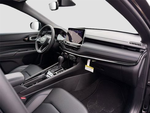 New 2026 Jeep Compass Limited image 25