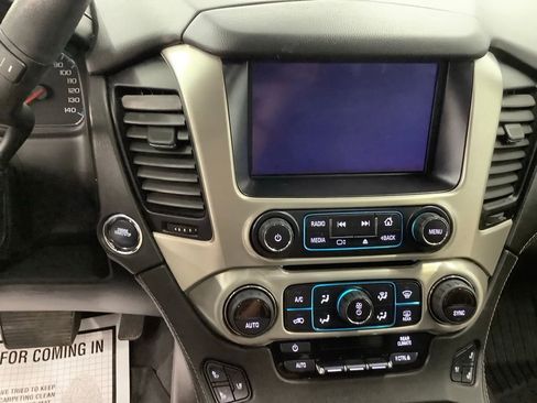 Used 2020 GMC Yukon XL Denali w/ Denali Premium Package image 18